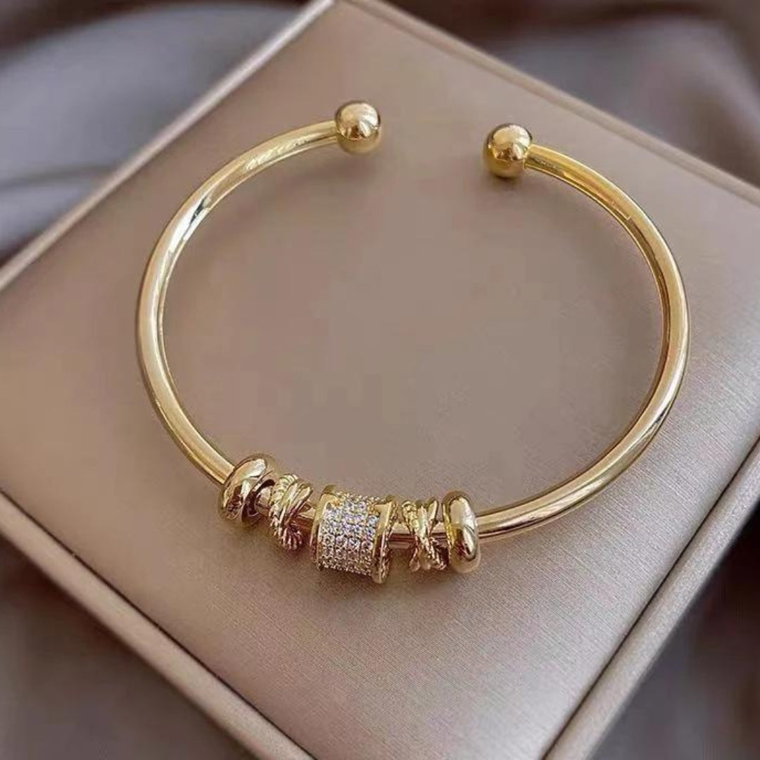 Elora Charm™ | Timeless Golden Cuff
