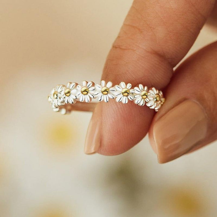 Veyona™ | Blooming Silver Ring