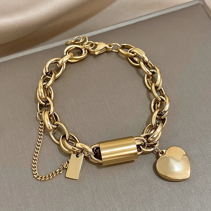 Arvella™ | Heart Charm Bracelet