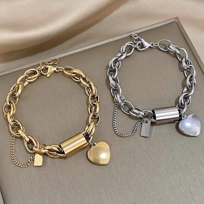 Arvella™ | Heart Charm Bracelet