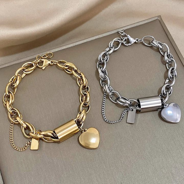 Arvella™ | Heart Charm Bracelet