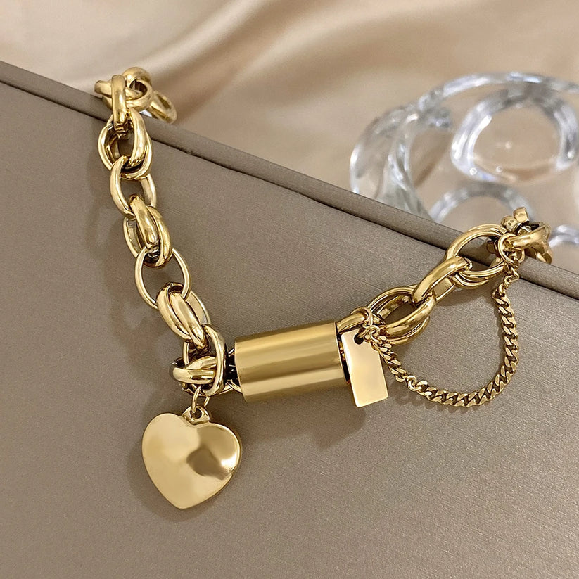 Arvella™ | Heart Charm Bracelet