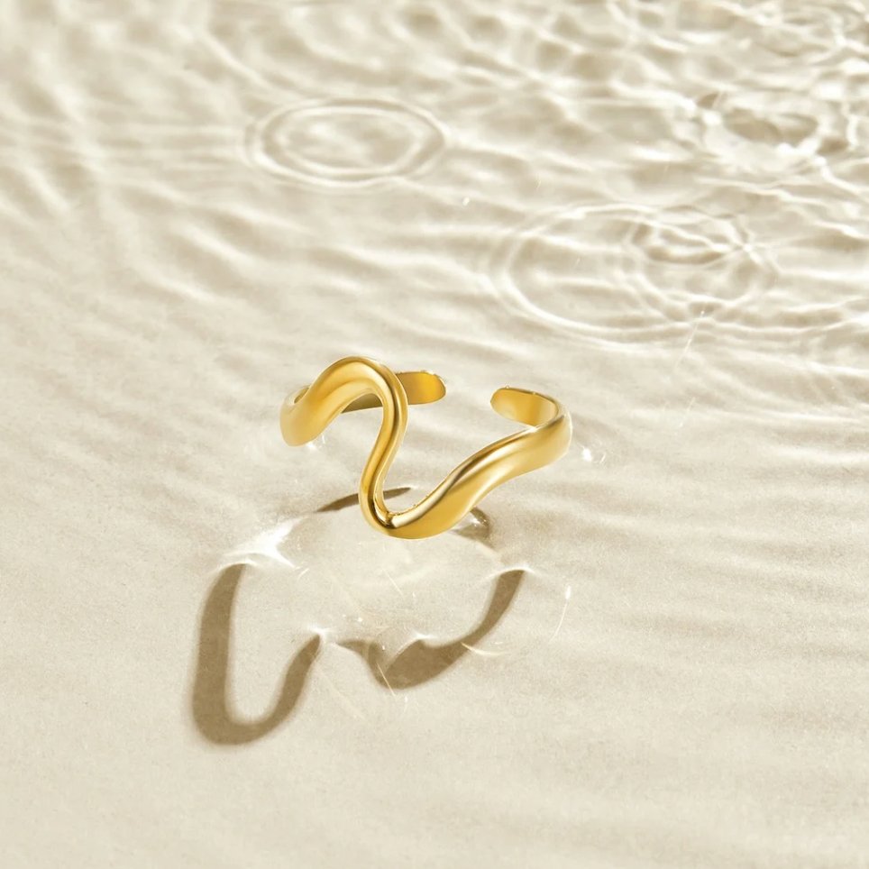 Cyralen™ | Luxe Wave Ring