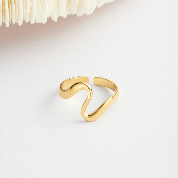 Cyralen™ | Luxe Wave Ring